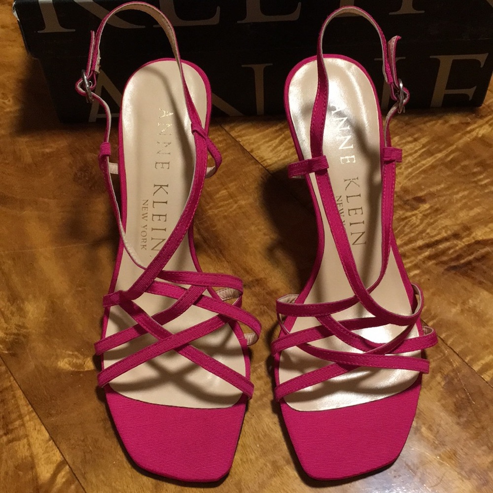 ANNE KLEIN GROSGRAIN SANDAL🌺